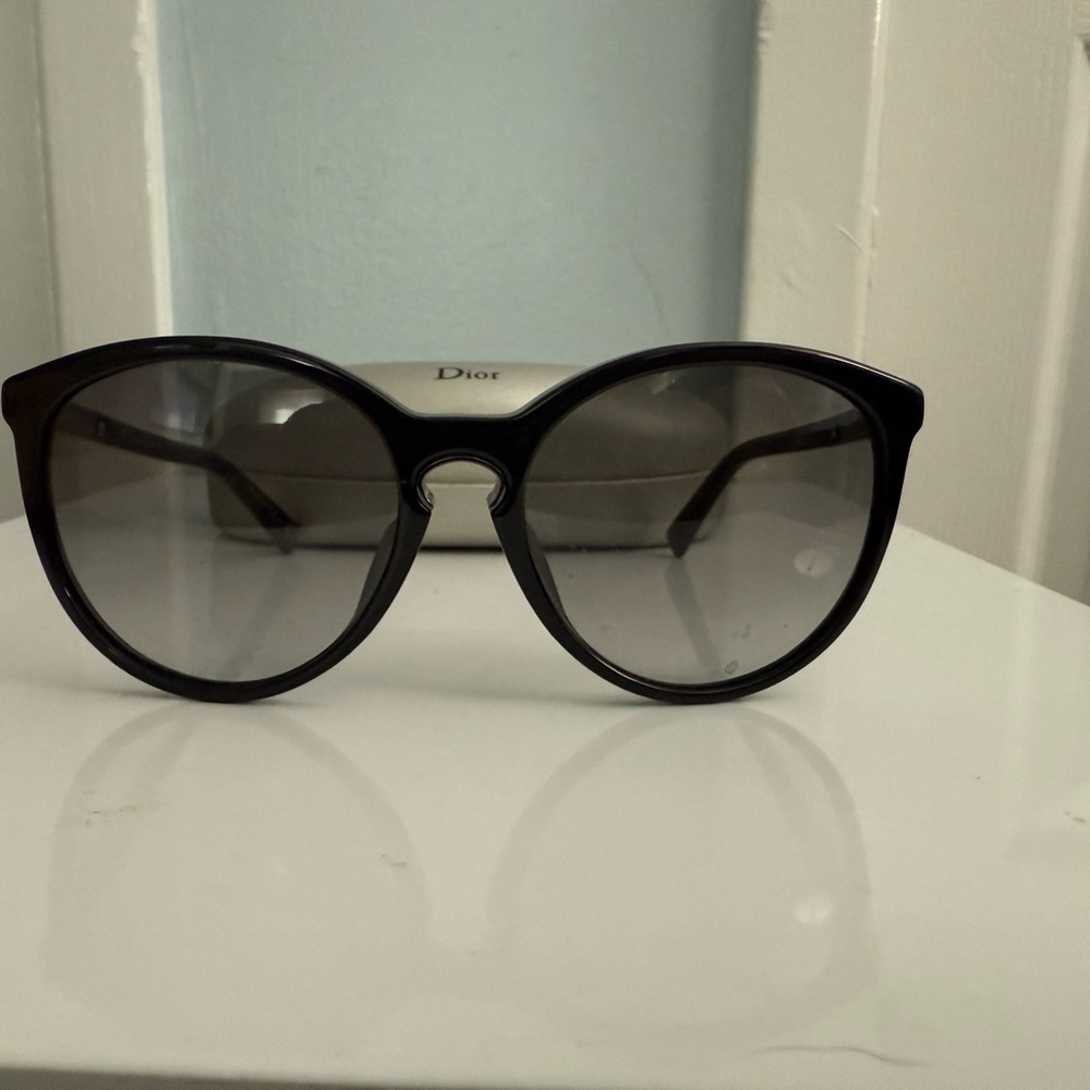 Dior Authentic Black Sunglasses - image 7